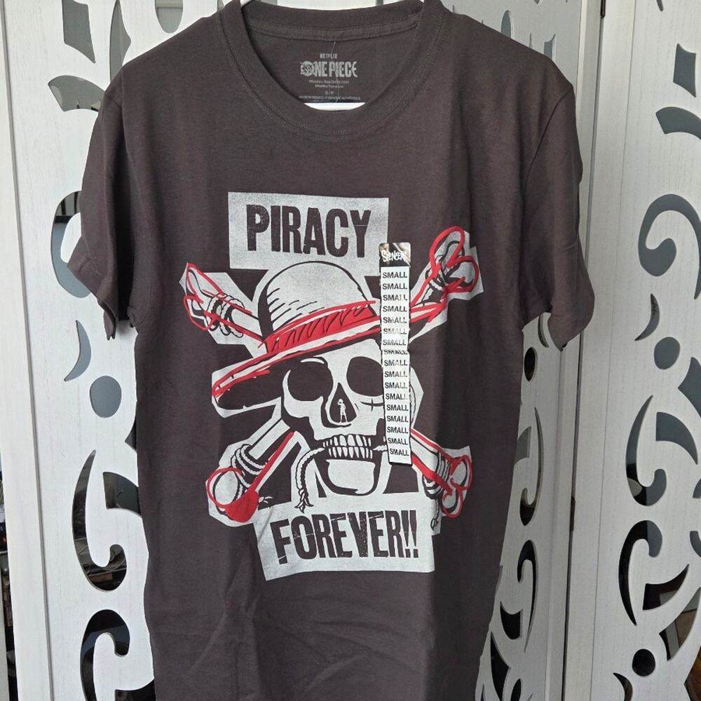Netflix One Piece Piracy Forever T Shirt Size Small Straw Hat Skull Anime NWT